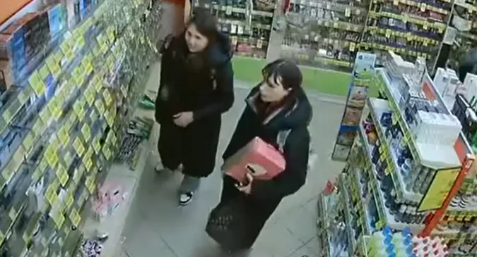 Поліція встановлює особи злодійок, які обікрали «Єву» у Володимирі (відео)
