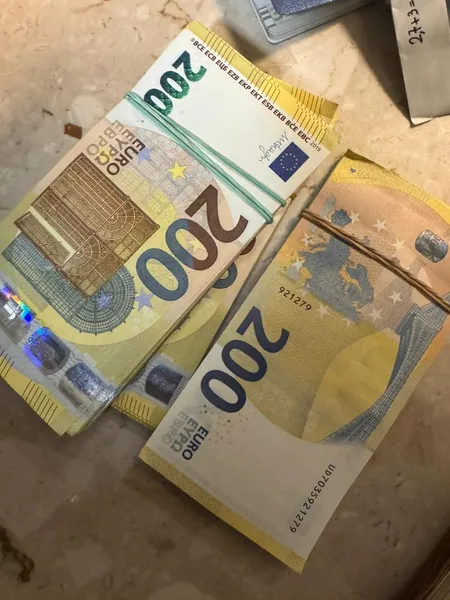 В «Устилузі» зловили чоловіка, який заховав від митників 14 тисяч євро (фото)