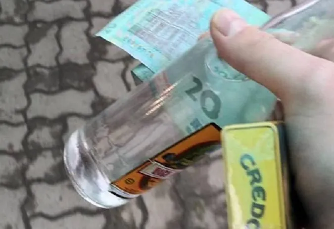 У Луцьку муніципали «затарилися» горілкою і сигаретами без «акцизок» (фото)