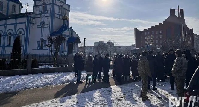 Священник не з'явився: на Волині голосували за перехід храму з УПЦ «МП» до ПЦУ (фото, відео)