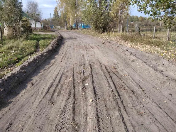 У селі на Маневиччині ремонтують дорогу: коли завершать (фото)