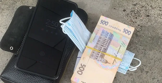 Мав «порішати питання»: на Волині викрили посадовця-хабарника з НКРЕКП (відео)