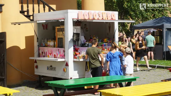 Перший день Lutsk Food Fest 4.5.0: що відбувається у Луцькому замку (фото)