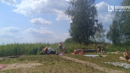 «Вам наср*ти на українську мову»: на Світязі зчепилися дві жінки (відео)