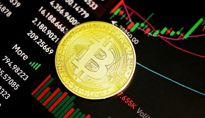Вартість біткоїна вперше з квітня 2022 року сягнула рекордних $45 тисяч