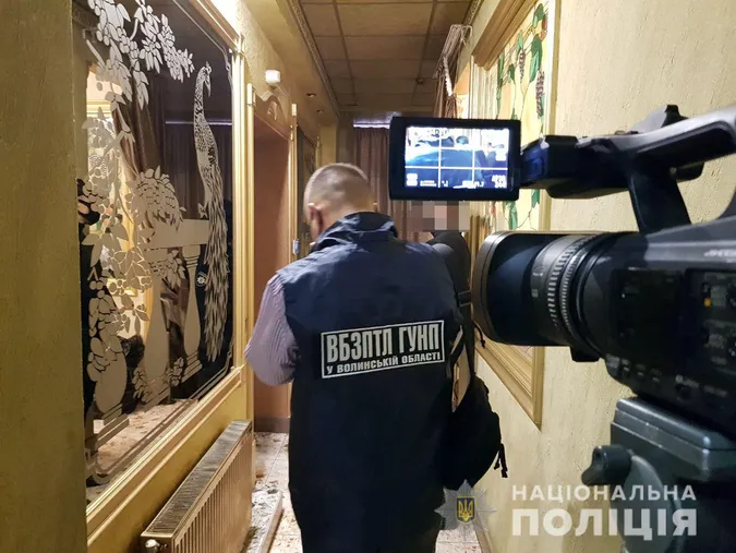 «Юнону» в Луцьку «накрили»: надавали секс-послуги й називали це «масажем» (фото, відео)