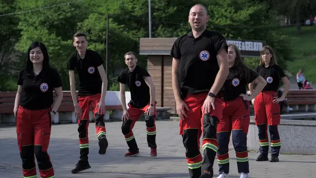 «Ми завжди з Тобою!»: волинські медики долучилися до танцювального флешмобу (відео)