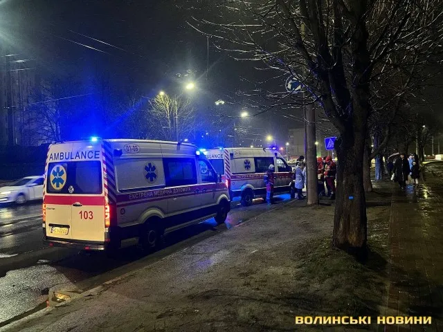 У Луцьку на Відродження легковик збив жінку з дитиною (фото)