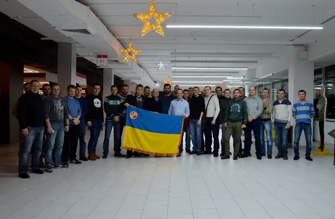 Як волинські атовці дивилися прем'єрний показ фільму про Донецький аеропорт (фото)