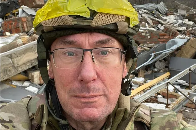 Експрокурор Луценко йде з армії через інвалідність