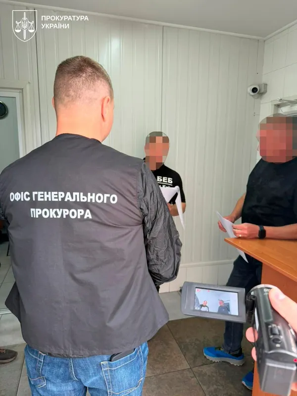 Підробляли декларації та пакували прострочку: викрили постачальників неякісних сухпайків для ЗСУ (фото)