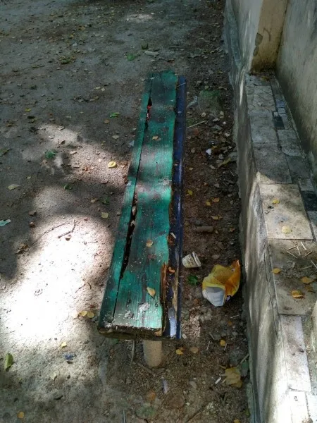 У Луцьку дитмайданчик наче «після війни» (фото)