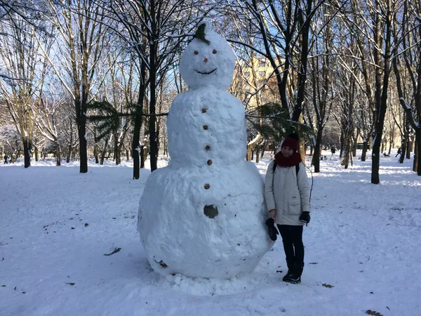 1 метр 70 сантиметрів - зріст дівчини на фото