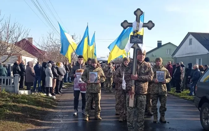На Волині попрощалися із 28-річним воїном Назаром Фіщуком (фото)