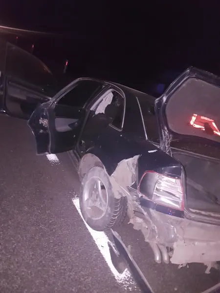 У Нововолинську п'яний водій на швидкості «влетів» у бетонну плиту (фото)