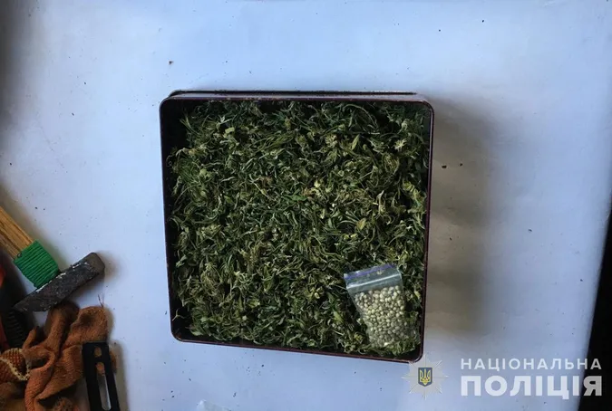 У Луцькому районі схопили розбійника з кілограмом «шмалі» і зброєю (фото)