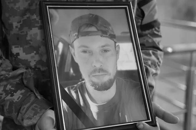 У Луцьку попрощалися з 30-річним солдатом Дмитром Давидюком (фото)