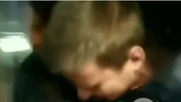 У Миколаєві пасажир тролейбуса втік від контролера через вікно (відео)