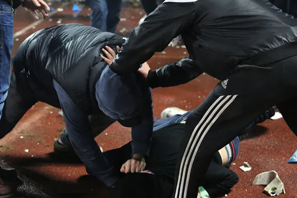П'яний розбій у волинському гуртожитку: неповнолітні побили ліцеїстів заради 2 гривень на цигарки