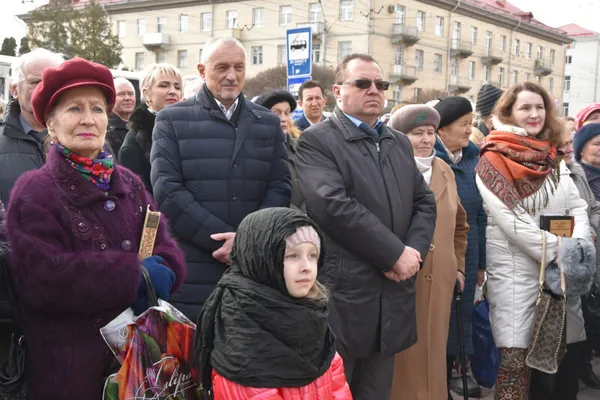 У центрі міста лучани читали вірші Шевченка (фото)