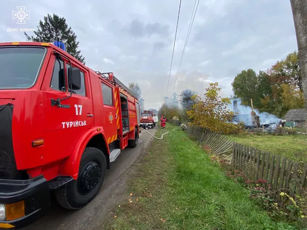 На Ковельщині через невдалу конструкцію печі згорів будинок (фото)