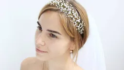 Як у Луцьку виготовляють весільні прикраси для волосся (фото)