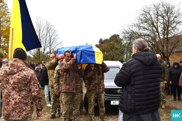 На Любешівщині провели в останню дорогу полеглого воїна Руслана Русила (фото)