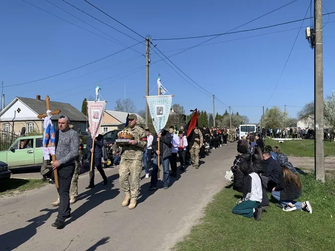 У Луцькому районі поховали снайпера Артура Трофімюка