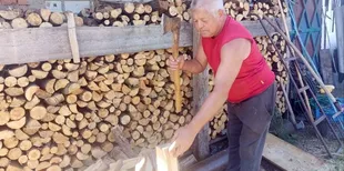Дуже дорого: скільки коштують дрова на Волині (фото, відео)