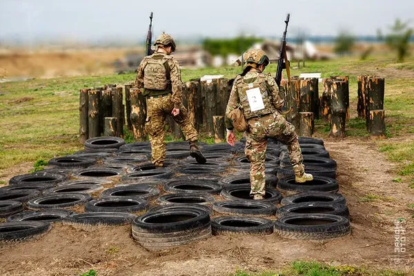Стрільба, гранати і смуга перешкод: як волинські нацгвардійці вшановували полеглих (фото)