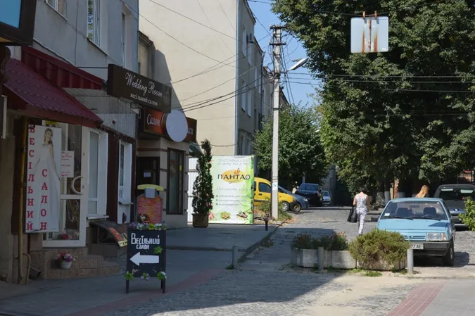 «Вивіски в законі»: як у Луцьку діє порядок та що у ньому варто змінити