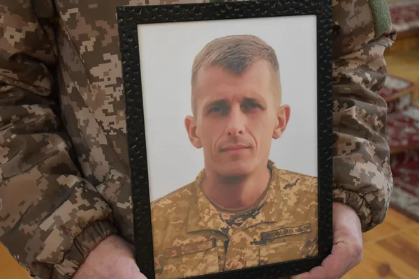 У Луцьку попрощалися із загиблими на війні Олександром Турочеком та Олегом Гайдуковим (фото)