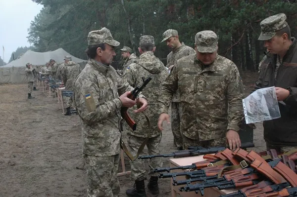 Вхід заборонено: у волинському лісі - стрільби та гранатометання (фото)