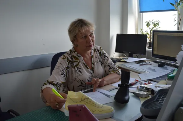 Модельєр Оксана Фарафонова