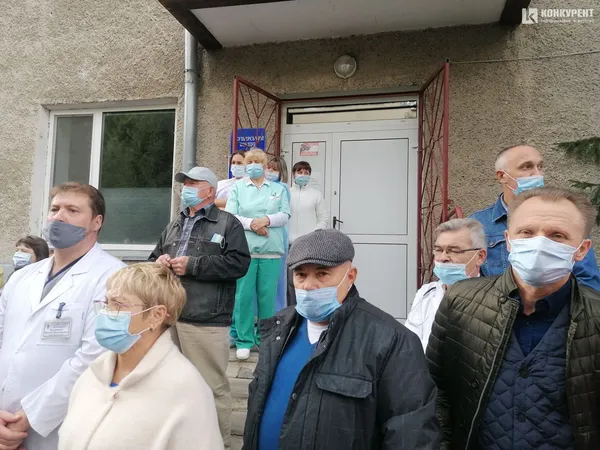 Луцький пологовий мітингує проти передачі корпусу  для COVID-19-пацієнтів