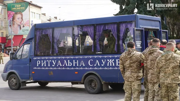 Луцьк на колінах: попрощалися з двома полеглими Героями (фото, відео)