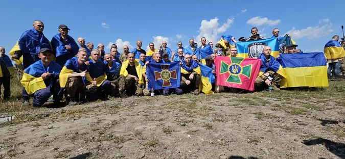 В Україну повернули ще 95 військовополонених (фото)