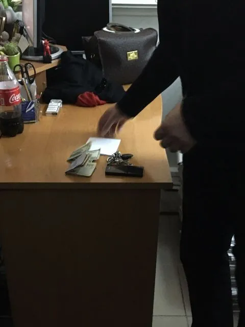 На Волині упіймали «на гарячому» податківця-хабарника (фото)