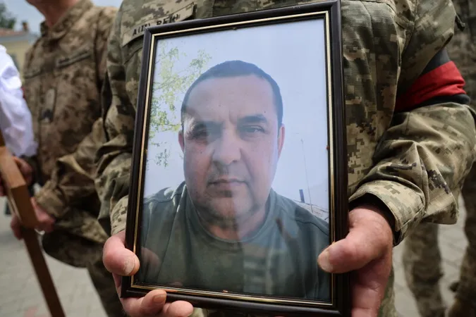 У Луцьку попрощалися із загиблими захисниками Олександром Махновцем та Валерієм Максимчуком (фото)