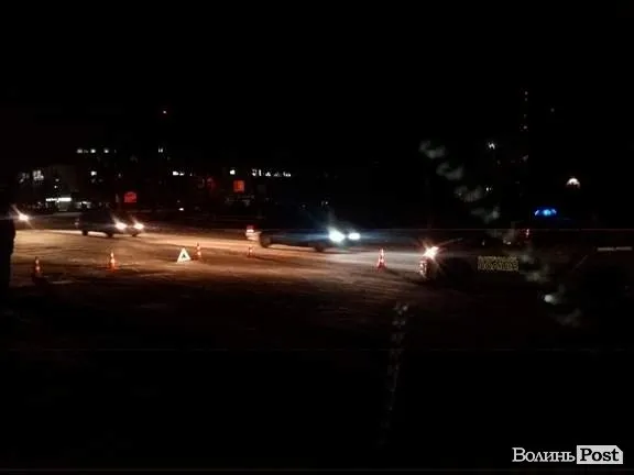 Аварія у Луцьку: авто на «бляхах» збило жінку (фото)