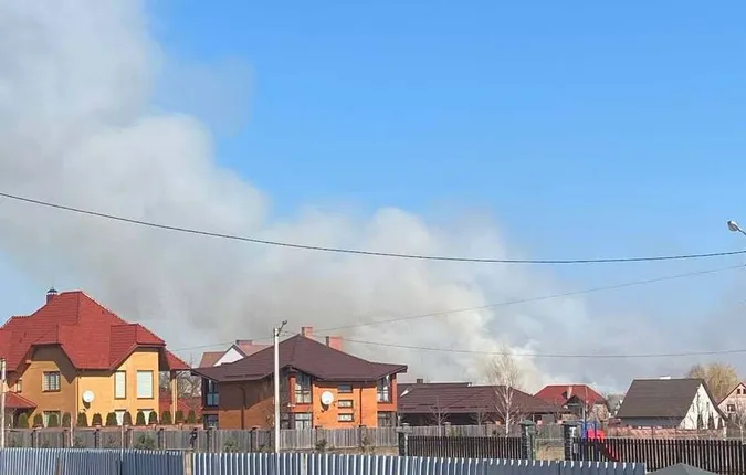 Над Луцьком помітили густий дим: що горить (фото, відео)