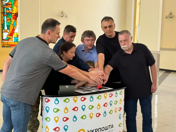 «Укрпошта» випустила марку на честь мовознавиці Ірини Фаріон (фото)