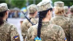Жодних заборон на виїзд жінкам за кордон з 1 жовтня немає, – Міноборони (відео)