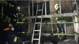 Зайнявся балкон: у Луцьку вночі горіла квартира (фото)