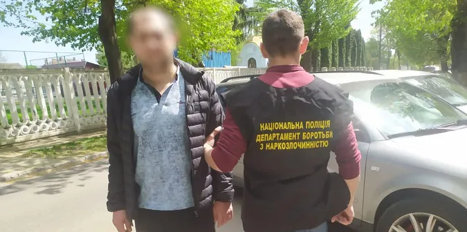 У Луцьку затримали чоловіка, який поштою отримував наркотики (фото)