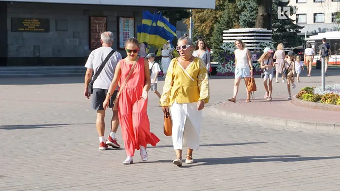 Вишиванки, сонце, діти: як Луцьк зустрів 33-ю річницю незалежності (фото)