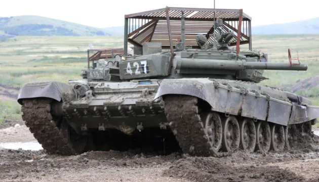 «Гадяцьке сафарі»: на Полтавщині мисливці відібрали в окупантів понад 10 танків, кулемети й автомати