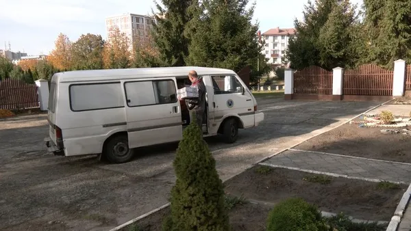 Збираються тричі на тиждень: у Луцьку волонтерки готують для військових півтисячі вареників за раз (фото, відео)