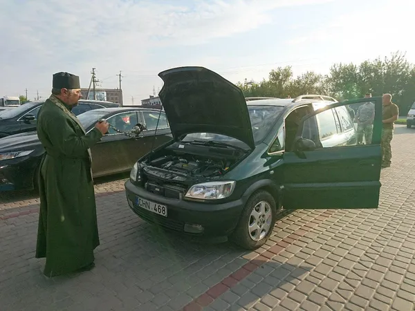 Допомога з тилу: благодійники придбали для 14-ї бригади авто (фото)