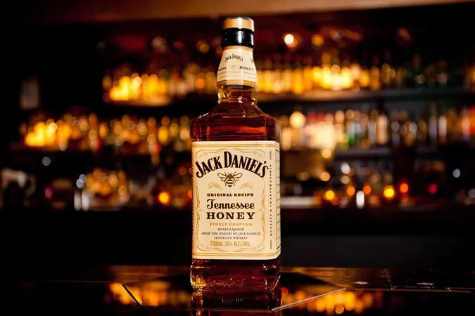 У Луцьку юнак три дні поспіль крав із «Нашого Краю» лікер Jack Daniels